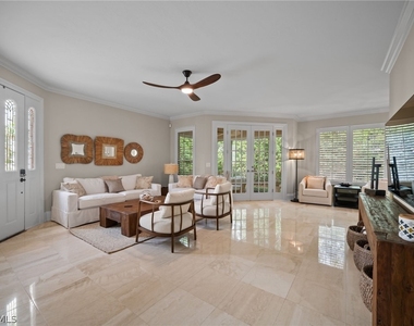 261 Colonade Circle - Photo Thumbnail 3