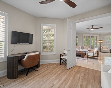 261 Colonade Circle - Photo Thumbnail 31