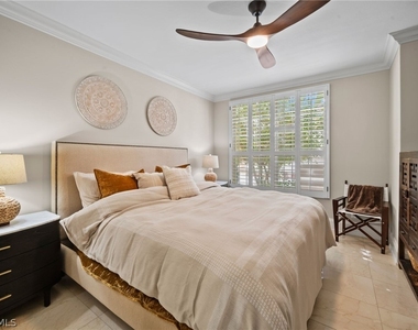 261 Colonade Circle - Photo Thumbnail 25