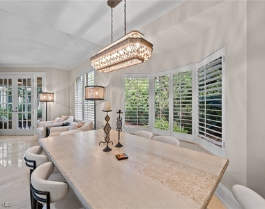261 Colonade Circle - Photo Thumbnail 8