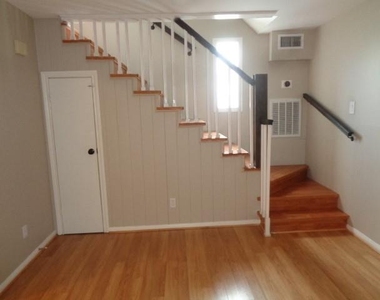 2225 Mimosa Drive - Photo Thumbnail 5