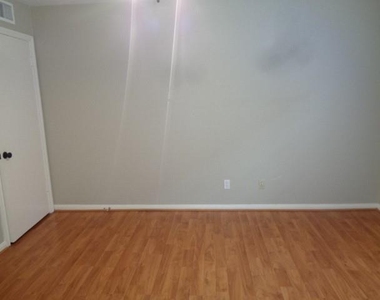 2225 Mimosa Drive - Photo Thumbnail 9