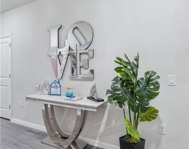 2620 Ne 5 Avenue - Photo Thumbnail 5