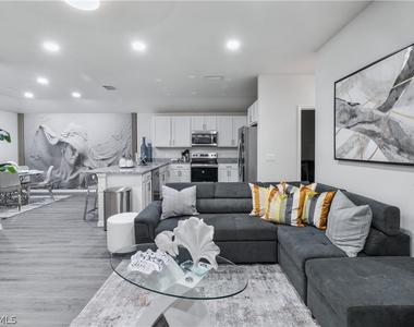 2620 Ne 5 Avenue - Photo Thumbnail 2