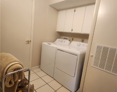 4069 Northlight Drive - Photo Thumbnail 12