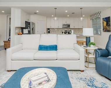 6040 Ellerston Way - Photo Thumbnail 5