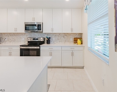6040 Ellerston Way - Photo Thumbnail 10