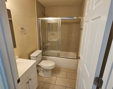 1622 Sw 33rd Street - Photo Thumbnail 9
