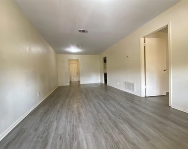 208 Kelly Street - Photo Thumbnail 13