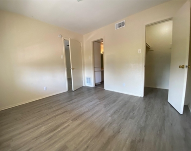 208 Kelly Street - Photo Thumbnail 8