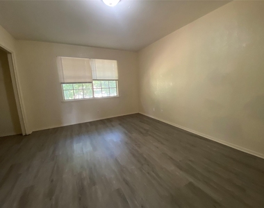 208 Kelly Street - Photo Thumbnail 6