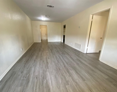 208 Kelly Street - Photo Thumbnail 4