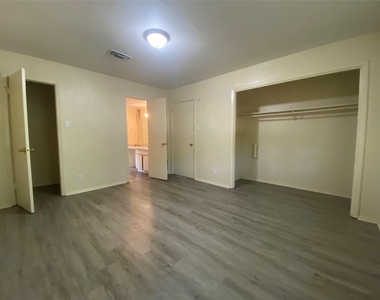 208 Kelly Street - Photo Thumbnail 5