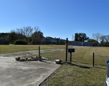 7813 Clodine Road - Photo Thumbnail 5
