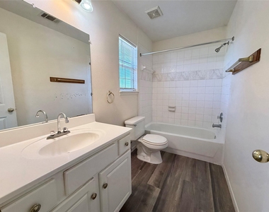 11102 Maize Lane - Photo Thumbnail 12