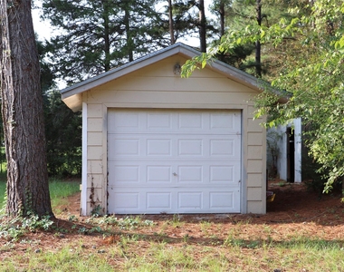 20 White Oak Drive - Photo Thumbnail 4