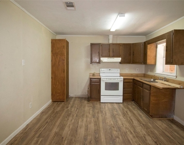 20 White Oak Drive - Photo Thumbnail 6