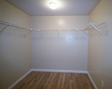 20 White Oak Drive - Photo Thumbnail 15