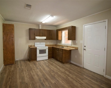 20 White Oak Drive - Photo Thumbnail 7