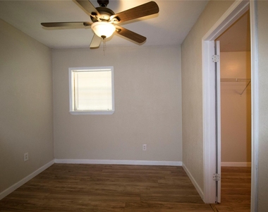 20 White Oak Drive - Photo Thumbnail 18