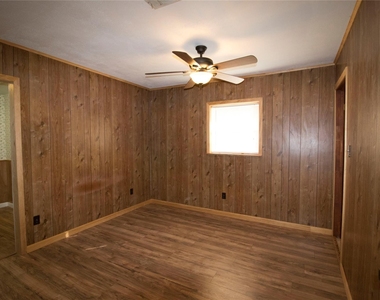 20 White Oak Drive - Photo Thumbnail 12