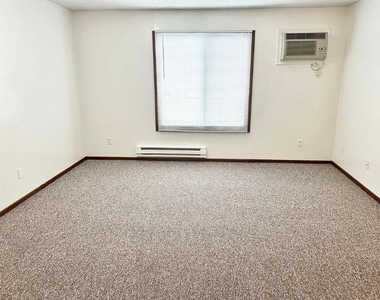 902-905 N 14th Street - Photo Thumbnail 4