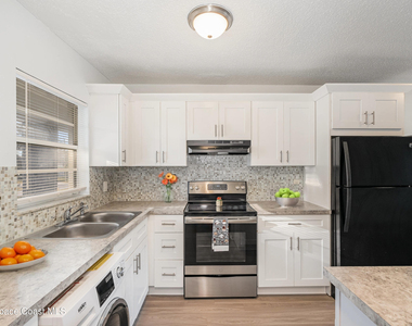 1727 Avocado Avenue - Photo Thumbnail 2