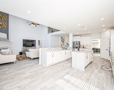 3707 Brampton Island Drive - Photo Thumbnail 8