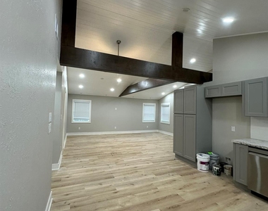8223 Wallis Street - Photo Thumbnail 27