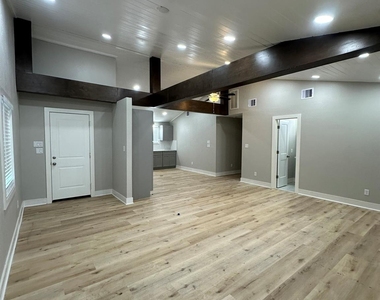8223 Wallis Street - Photo Thumbnail 29