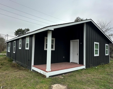 8223 Wallis Street - Photo Thumbnail 2