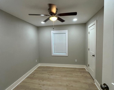 8223 Wallis Street - Photo Thumbnail 18