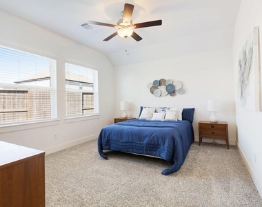 10122 Crescendo Way - Photo Thumbnail 9