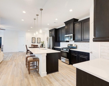 10122 Crescendo Way - Photo Thumbnail 7