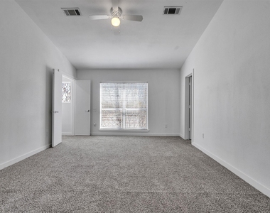 6935 Yellowstone Way Drive - Photo Thumbnail 35