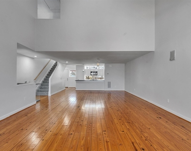 6935 Yellowstone Way Drive - Photo Thumbnail 25
