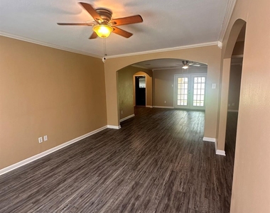 5830 Effingham Drive - Photo Thumbnail 14
