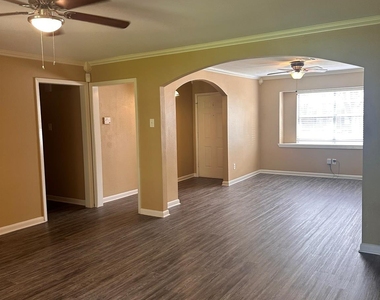 5830 Effingham Drive - Photo Thumbnail 5