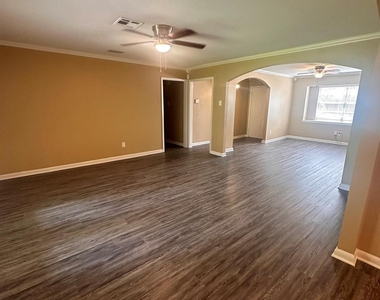 5830 Effingham Drive - Photo Thumbnail 16