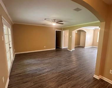 5830 Effingham Drive - Photo Thumbnail 12