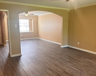 5830 Effingham Drive - Photo Thumbnail 6