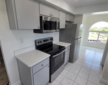 650 Island Way - Photo Thumbnail 4