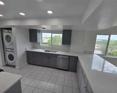 650 Island Way - Photo Thumbnail 1