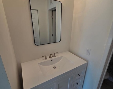 650 Island Way - Photo Thumbnail 11
