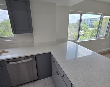 650 Island Way - Photo Thumbnail 5