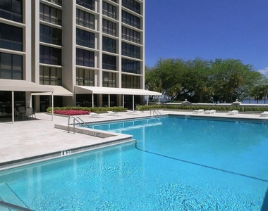 3301 Bayshore Boulevard - Photo Thumbnail 4
