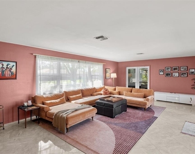 1191 87th Avenue N - Photo Thumbnail 2