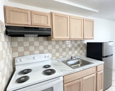 2916 North 16th Street - Photo Thumbnail 8