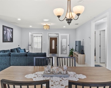 204 44th Avenue - Photo Thumbnail 12
