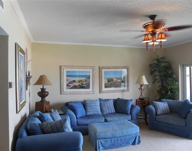 880 Mandalay Avenue - Photo Thumbnail 3